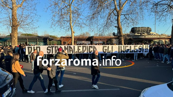 Roma I Tifosi Infiammano La Sfida Col Brighton Dio Stramaledica Gli