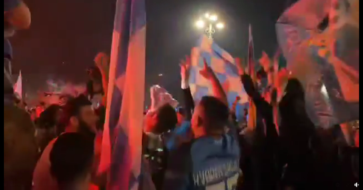 VIDEO La festa dei tifosi si è spostata a Piazza del Plebiscito con