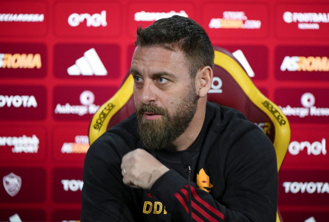 De Rossi In Conferenza Stampa Prima Di Salernitana Roma Foto Gallery