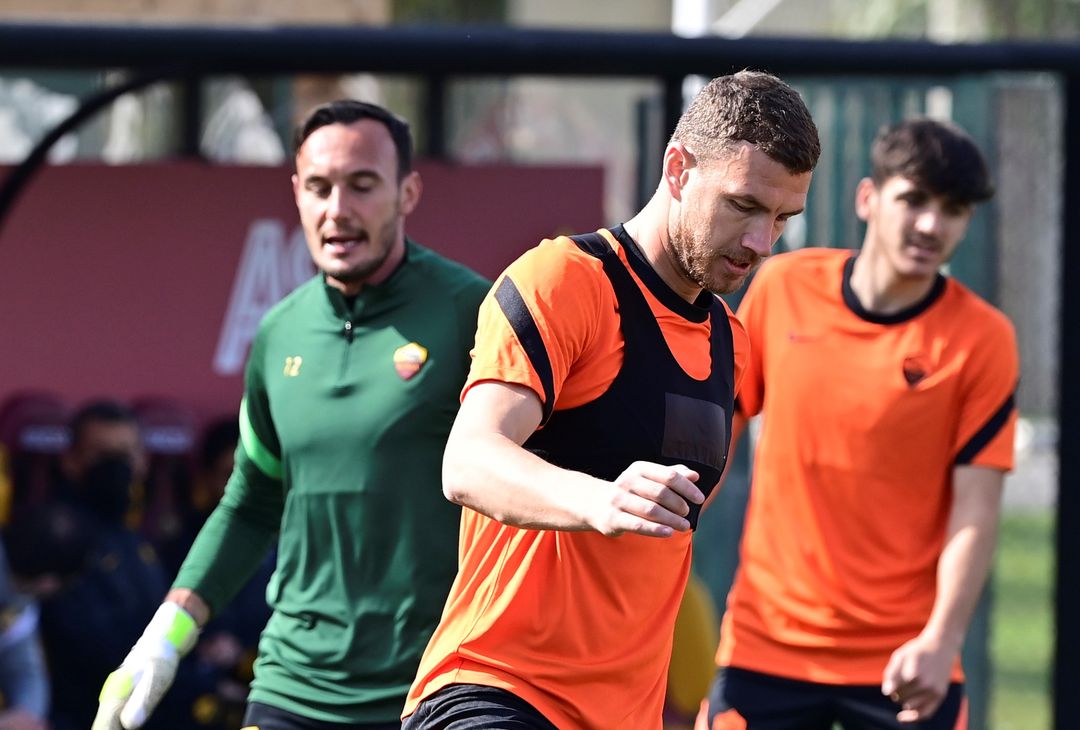 Trigoria Le Immagini Della Rifinitura Pre Braga Si Rivede Cristante