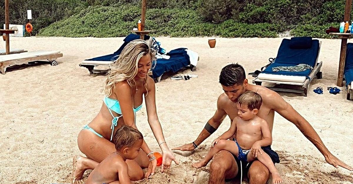 Alvaro Morata E Alice Campello Giornata Da Genitori In Spiaggia Con I