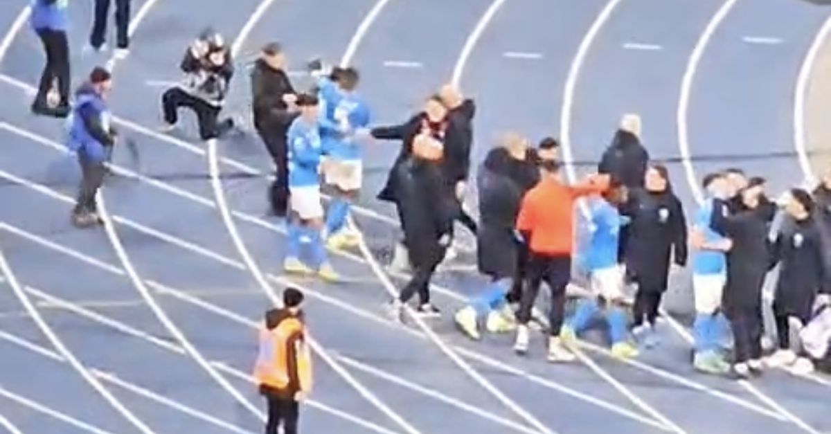 Kvara Fa Esplodere Il Maradona Lesultanza Al Gol Del Georgiano