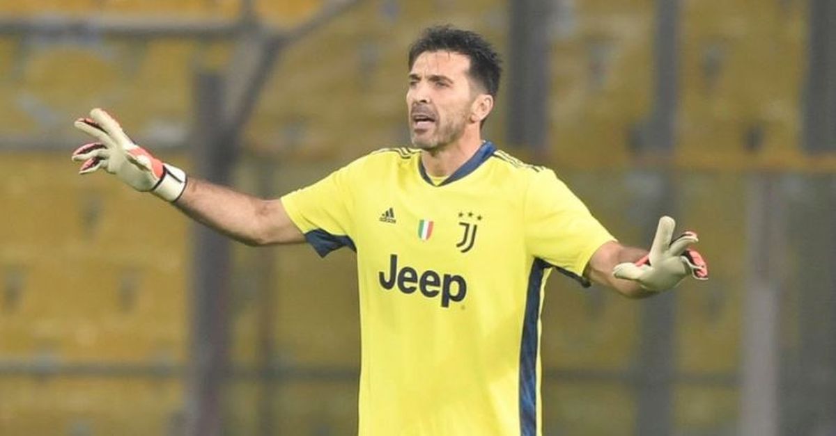 Buffon Dice Addio Alla Juve E Forse Al Calcio Si Chiude Questa