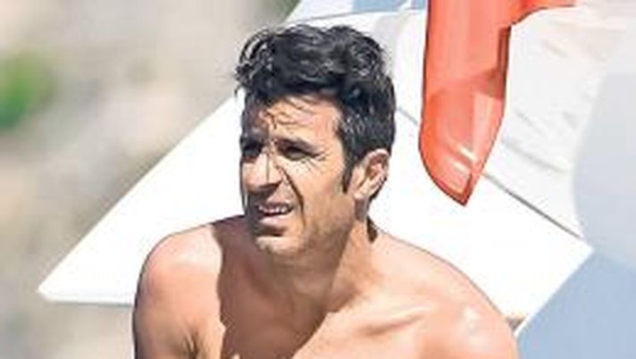 FOTO Figo 40 anni e non sentirli la forma è quella dei tempi doro