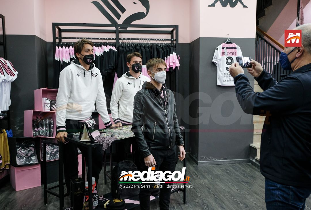 Foto Palermo Brunori E Soleri Incontrano I Tifosi Allo Store Ufficiale