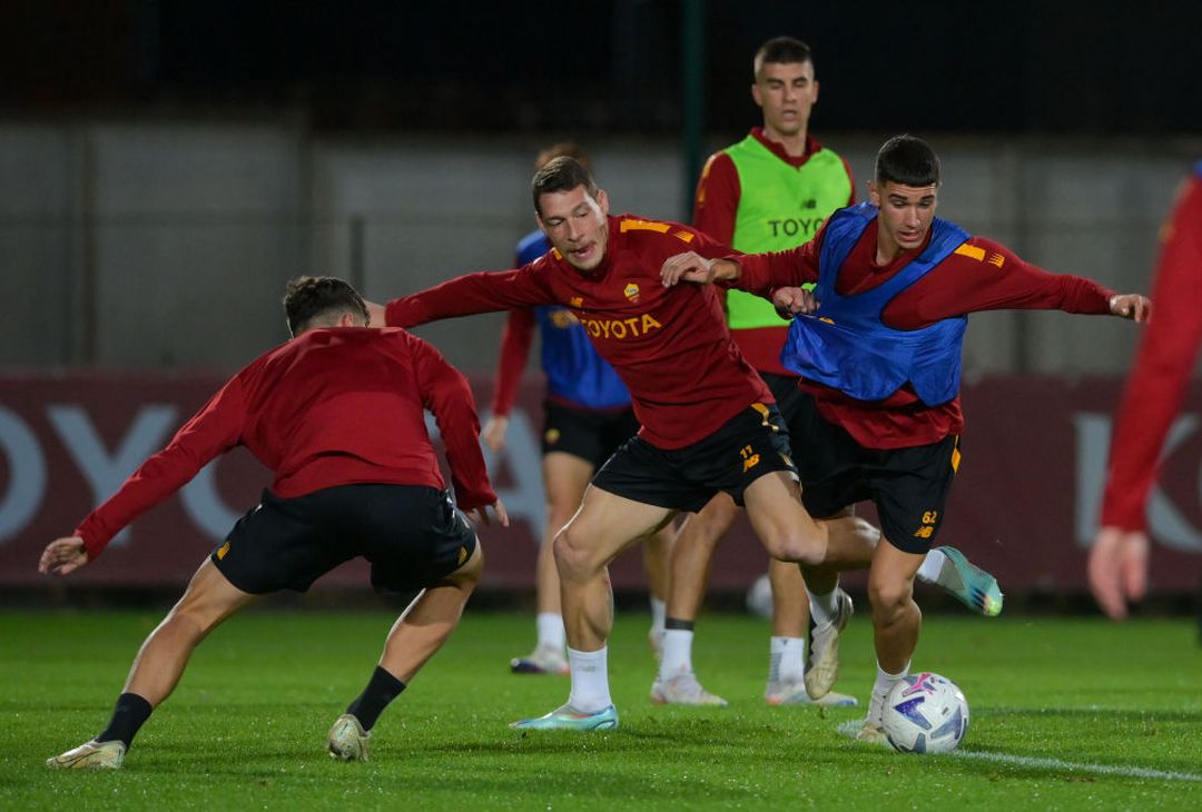 Trigoria Lallenamento Di Rifinitura Della Roma In Vista Del Derby