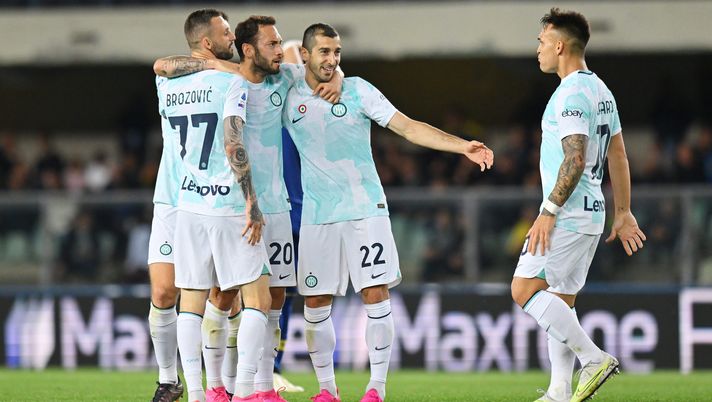 Serie A LInter Travolge Il Verona La Lazio Vince 2 0 Pareggio Per