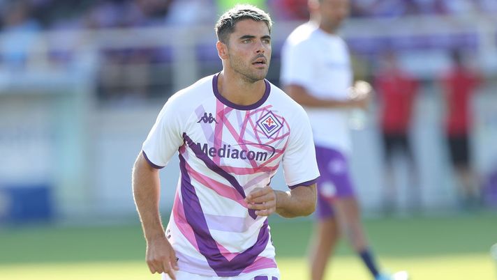 FLORENCE, ITALY - AUGUST 14: Riccardo Sottil of ACF Fiorentina in action during the Serie A match between ACF Fiorentina and US Cremonese at Stadio Artemio Franchi on August 14, 2022 in Florence, . (Photo by Gabriele Maltinti/Getty Images) UFFICIALE – Fiorentina, operazione per Sottil: i dettagli e la novità sui tempi di recupero - immagine 1