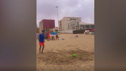 VIDEO / Telecronaca araba su Messi e calcio in spiaggia: clip subito virale