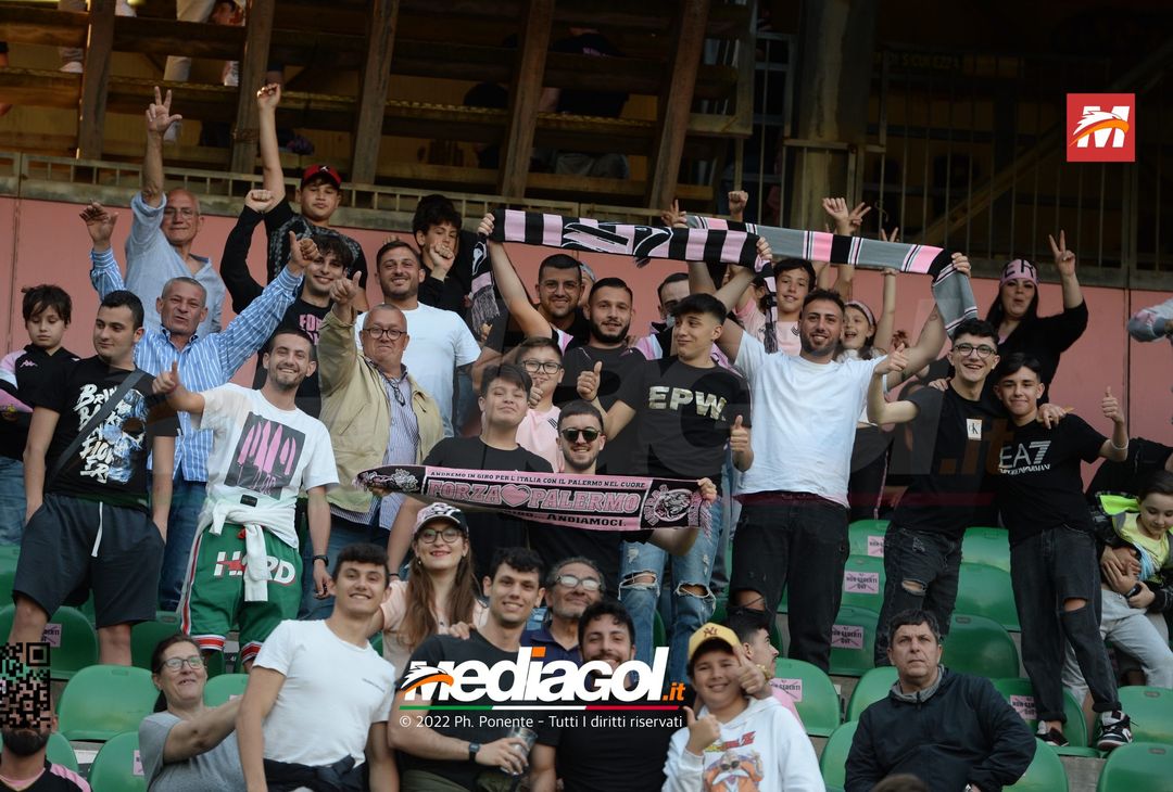 Fototifo, i tifosi allo stadio per Palermo-Virtus Entella 2-2 (gallery) - immagine 30