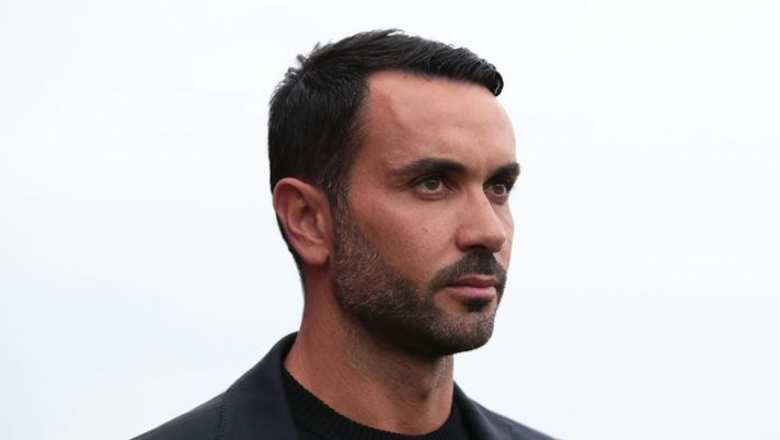 MONZA, ITALY - OCTOBER 09: AC Monza head coach Raffaele Palladino looks on during the Serie A match between AC Monza and Spezia Calcio at Stadio Brianteo on October 09, 2022 in Monza, Italy. (Photo by Emilio Andreoli/Getty Images) Palladino: “Marì? È successo un miracolo, giocheremo per lui. Come stanno Izzo e Petagna” - immagine 1