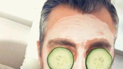 Bobo Vieri lancia una nuova tendenza: la “Bobo Spa”. E i fan gli scrivono…