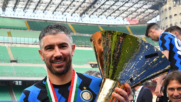 UFFICIALE – Kolarov rinnova il suo contratto con l’Inter: i dettagli - immagine 1