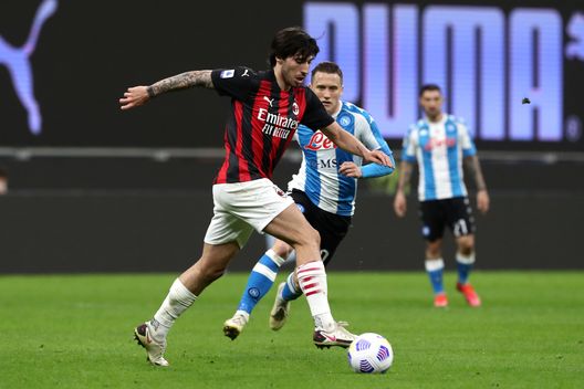 Tonali in azione nel match di Serie A contro il Napoli Tonali in azione nel match di Serie A contro il Napoli