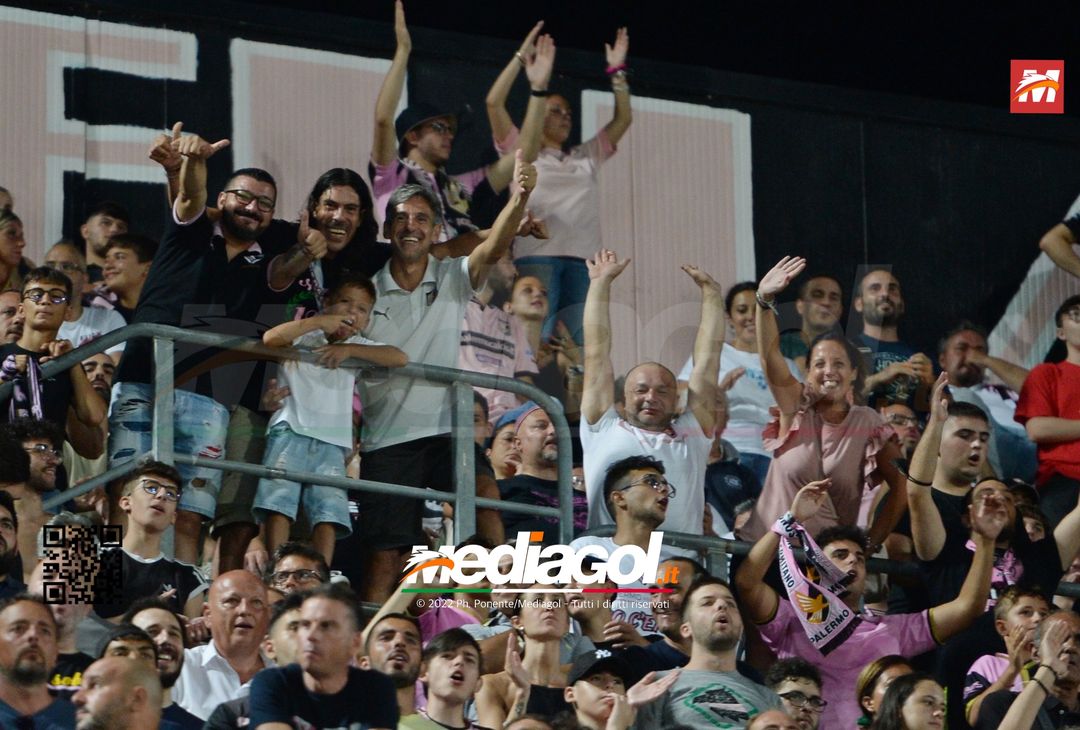 FOTOTIFO, Palermo-Perugia 2-0: i tifosi allo stadio Renzo Barbera (Gallery) - immagine 94