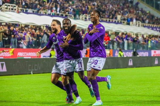GERMOGLI PH: 22 OTTOBRE 2022 FIRENZE STADIO ARTEMIO FRANCHI SERIE A FIORENTINA VS INTER NELLA FOTO ESULTANZA GOL IKONE' KOUAME' BONAVENTURA Il nuovo attacco viola: Ikonè e Kouamè guidano la Fiorentina- immagine 2