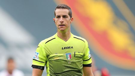 GENOA, ITALY - SEPTEMBER 20: Giovanni Ayroldi referee looks on during the Serie A match between Genoa CFC and FC Crotone at Stadio Luigi Ferraris on September 20, 2020 in Genoa, Italy. (Photo by Gabriele Maltinti/Getty Images)