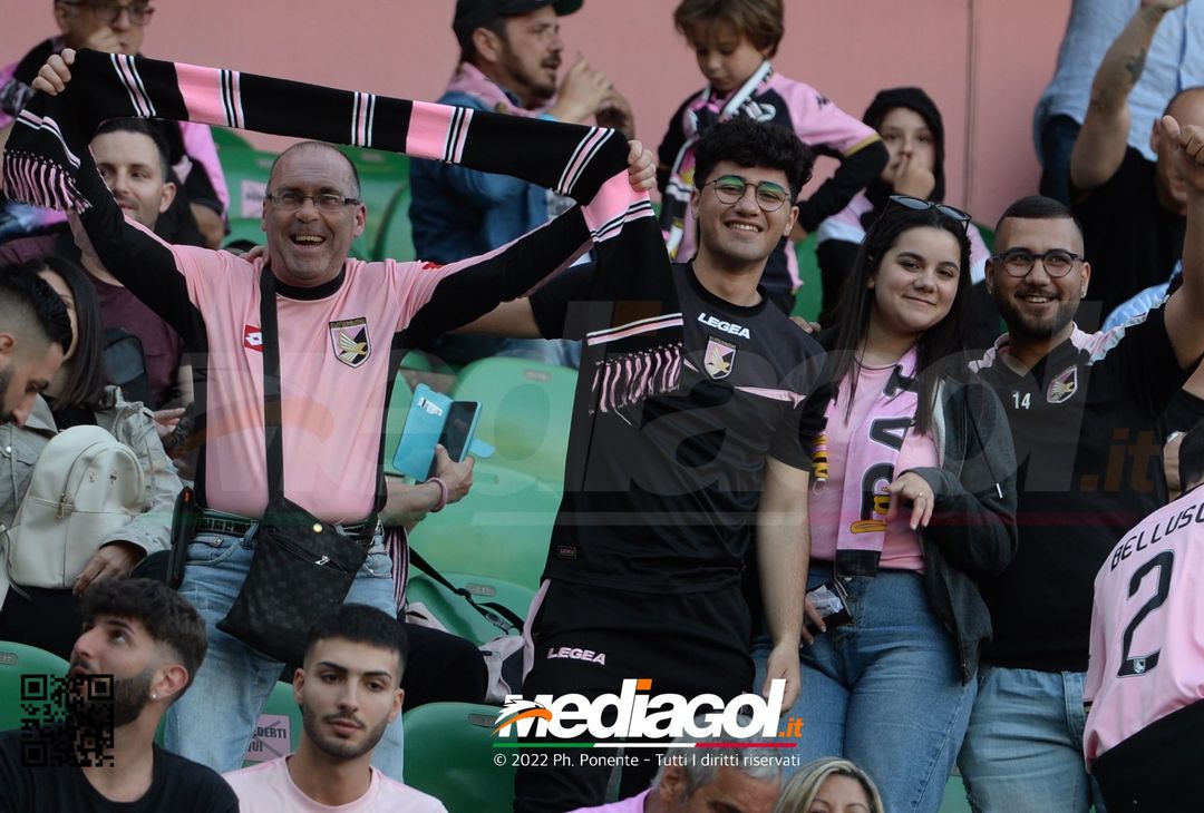 Fototifo, i tifosi allo stadio per Palermo-Virtus Entella 2-2 (gallery) - immagine 21