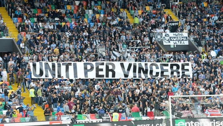 UDINE, ITALY - SEPTEMBER 30: Udinese fans shows their support during the Serie A match between Udinese Calcio and UC Sampdoria at Stadio Friuli on September 30, 2017 in Udine, Italy. (Photo by Dino Panato/Getty Images) UDINE, ITALY - SEPTEMBER 30: Udinese fans shows their support during the Serie A match between Udinese Calcio and UC Sampdoria at Stadio Friuli on September 30, 2017 in Udine, Italy. (Photo by Dino Panato/Getty Images)