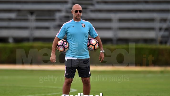 Ballardini: “Ecco cosa faccio adesso. Il regolamento parla chiaro: o estero o Palermo”  Ballardini: “Ecco cosa faccio adesso. Il regolamento parla chiaro: o estero o Palermo”