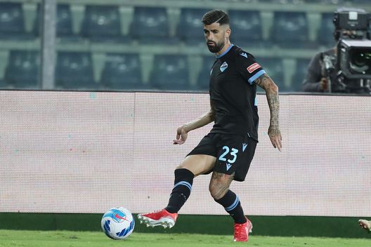 EMPOLI, ITALY - AUGUST 21: Elseid Hisaj of SS Lazio in action during the Serie A match between Empoli FC v SS Lazio at Stadio Carlo Castellani on August 21, 2021 in Empoli, Italy. (Photo by Gabriele Maltinti/Getty Images) EMPOLI, ITALY - AUGUST 21: Elseid Hisaj of SS Lazio in action during the Serie A match between Empoli FC v SS Lazio at Stadio Carlo Castellani on August 21, 2021 in Empoli, Italy. (Photo by Gabriele Maltinti/Getty Images)