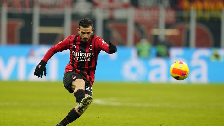 MILAN, ITALY - JANUARY 13: Alessandro Florenzi of AC Milan in action during the Coppa Italia match between AC Milan and Genoa CFC at Stadio Giuseppe Meazza on January 13, 2022 in Milan, Italy. (Photo by Pier Marco Tacca/AC Milan via Getty Images)