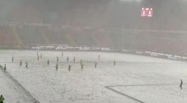 Neve a Istanbul: per il derby il Galatasaray corre ai ripari con il super riscaldamento- immagine 2