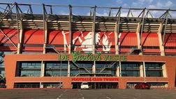 Ancora animi caldi tra Twente e Fiorentina: tra petardi e bicchieri