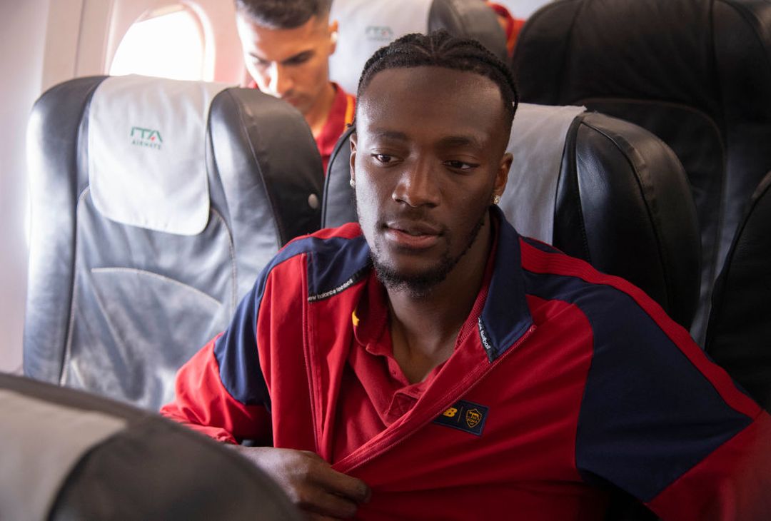 La Roma in partenza verso Firenze – FOTO GALLERY - immagine 3