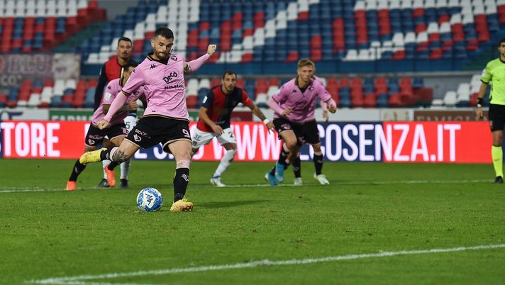 Palermo, Brunori e il viaggio lungo 11 metri: dal rigore della B all’errore a Cosenza  Palermo