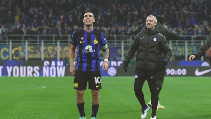 Post Inter-Juve, tutto San Siro: “Chi non salta bianconero è”. Ma non Lautaro: ecco cosa canta - immagine 1