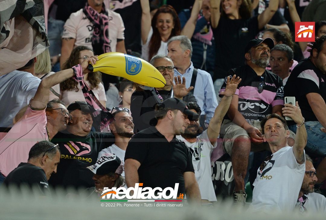 Fototifo, i tifosi allo stadio per Palermo-Virtus Entella 2-2 (gallery) - immagine 139