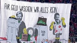 Ultras Bayern, uno striscione contro Oliver Kahn: per il Qatar e i diritti umani