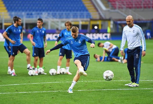 Kroos Zidane (getty images) Kroos Zidane (getty images)
