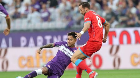 FLORENCE, ITALY - OCTOBER 03: Erick Pulgar of ACF Fiorentina battles for the ball with Fabian Ruiz of SSC Napoli during the Serie A match between ACF Fiorentina v SSC Napoli at Stadio Artemio Franchi on October 3, 2021 in Florence, Italy. (Photo by Gabriele Maltinti/Getty Images) FLORENCE, ITALY - OCTOBER 03: Erick Pulgar of ACF Fiorentina battles for the ball with Fabian Ruiz of SSC Napoli during the Serie A match between ACF Fiorentina v SSC Napoli at Stadio Artemio Franchi on October 3, 2021 in Florence, Italy. (Photo by Gabriele Maltinti/Getty Images)