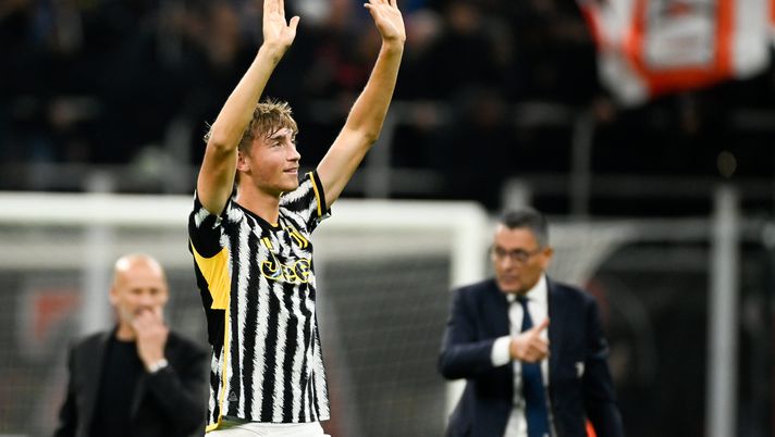 Difesa al buio, Mou invoca un centrale. Tiago Pinto bussa alla Juve per Huijsen - immagine 1