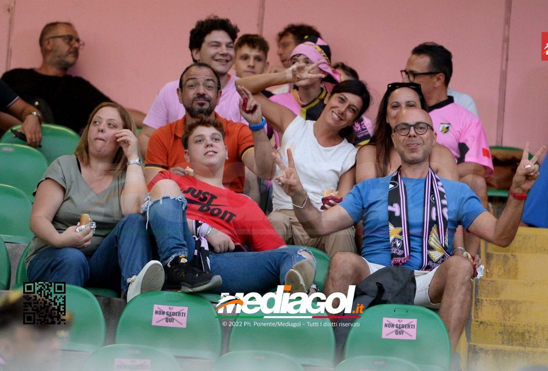 FOTOTIFO, Palermo-Perugia 2-0: i tifosi allo stadio Renzo Barbera (Gallery) - immagine 71