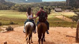 Compleanno Gallinari, compleanno a cavallo con Eleonora Boi: “Auguri amore mio”
