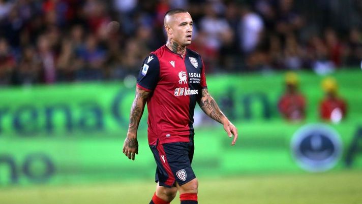 CAGLIARI, ITALY - SEPTEMBER 29: Radja Naiggolan of Cagliari in action during the Serie A match between Cagliari Calcio and Hellas Verona at Sardegna Arena on September 29, 2019 in Cagliari, Italy. (Photo by Enrico Locci/Getty Images) Sette buone notizie per la prossima al fanta: Nainggolan, l’attacco Atalanta, un grande ritorno- immagine 1