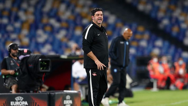 NAPLES, ITALY - SEPTEMBER 30: Spartak Moskva coach Rui Vitoria during the UEFA Europa League group C match between SSC Napoli and Spartak Moskva at Stadio Diego Armando Maradona on September 30, 2021 in Naples, Italy. (Photo by Francesco Pecoraro/Getty Images) UFFICIALE – Spartak Mosca, esonerato Rui Vitoria: pronto un allenatore italiano - immagine 1