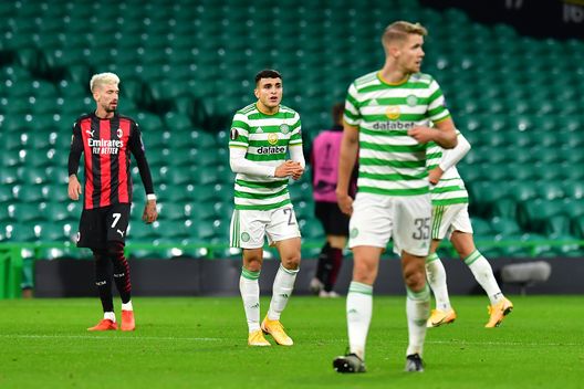 GLASGOW, SCOTLAND - OCTOBER 22: Mohamed Elyounoussi of Celtic celebrates after scoring his sides first goal as he encourages his team mates during the UEFA Europa League Group H stage match between Celtic and AC Milan at Celtic Park on October 22, 2020 in Glasgow, Scotland. Sporting stadiums around the UK remain under strict restrictions due to the Coronavirus Pandemic as Government social distancing laws prohibit fans inside venues resulting in games being played behind closed doors. (Photo by Mark Runnacles/Getty Images) 