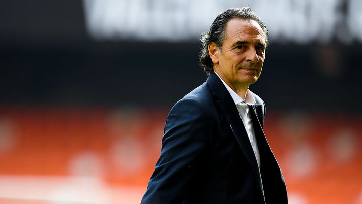 VALENCIA, SPAIN - OCTOBER 22: Head coach Cesare Prandelli of Valencia CF looks on prior to the La Liga match between Valencia CF and FC Barcelona at Mestalla stadium on October 22, 2016 in Valencia, Spain. (Photo by David Ramos/Getty Images) VALENCIA, SPAIN - OCTOBER 22: Head coach Cesare Prandelli of Valencia CF looks on prior to the La Liga match between Valencia CF and FC Barcelona at Mestalla stadium on October 22, 2016 in Valencia, Spain. (Photo by David Ramos/Getty Images)