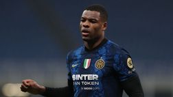 Dzeko minore fino al 90′, poi movimento da grande. Dumfries travolgente, errore Handanovic