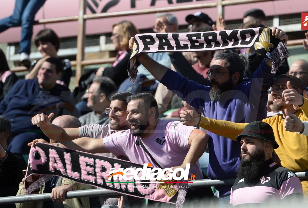 FOTOTIFO Palermo-Frosinone 1-1, i tifosi allo Stadio “Renzo Barbera” (Gallery) - immagine 5