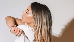 Giulia Amodio rapita da uno scatto. Lady Sensi: “Ognuno esprime la propria sensualità…”