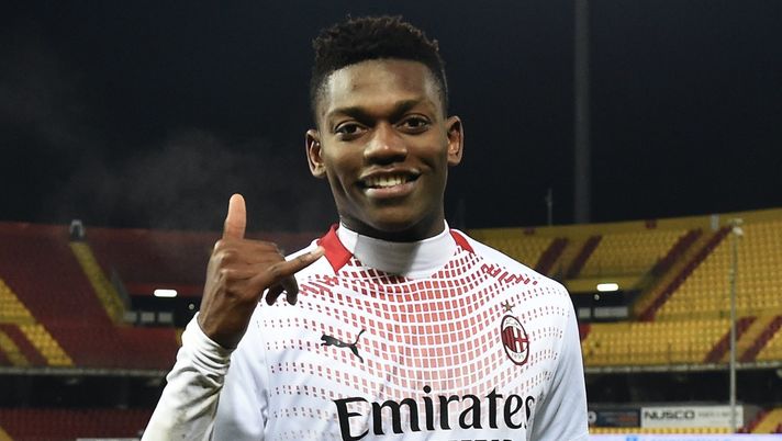 Rafael Leao (attaccante AC Milan) esulta per il suo gol in Benevento-Milan 0-2 (Serie A 2020-2021) | AC Milan News (Getty Images) 