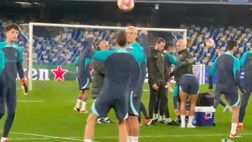 Il Barcellona si allena al Maradona: palleggi in campo per gli spagnoli