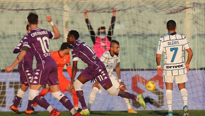 FLORENCE, ITALY - JANUARY 13: Christian Kouame of ACF Fiorentina scores a goal during the Coppa Italia match between ACF Fiorentina and FC Internazionale at Artemio Franchi on January 13, 2021 in Florence, Italy. Sporting stadiums around Italy remain under strict restrictions due to the Coronavirus Pandemic as Government social distancing laws prohibit fans inside venues resulting in games being played behind closed doors. (Photo by Gabriele Maltinti/Getty Images) FLORENCE, ITALY - JANUARY 13: Christian Kouame of ACF Fiorentina scores a goal during the Coppa Italia match between ACF Fiorentina and FC Internazionale at Artemio Franchi on January 13, 2021 in Florence, Italy. Sporting stadiums around Italy remain under strict restrictions due to the Coronavirus Pandemic as Government social distancing laws prohibit fans inside venues resulting in games being played behind closed doors. (Photo by Gabriele Maltinti/Getty Images)