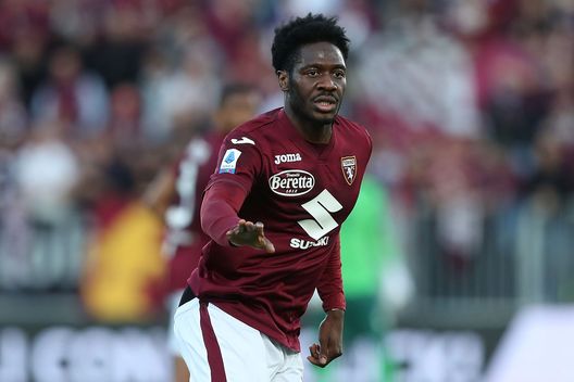 LA SPEZIA, ITALY - NOVEMBER 06: Temitayo Aina of Torino FC in action during the Serie A match between Spezia Calcio v Torino FC at Stadio Alberto Picco on November 6, 2021 in La Spezia, Italy. (Photo by Gabriele Maltinti/Getty Images) Toro in numeri: Aina poco decisivo, Juric vuole più incisività- immagine 2