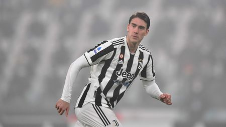 TURIN, ITALY - FEBRUARY 06: Dusan Vlahovic of Juventus looks on during the Serie A match between Juventus and Hellas Verona FC at Allianz Stadium on February 6, 2022 in Turin, Italy. (Photo by Valerio Pennicino/Getty Images) TURIN, ITALY - FEBRUARY 06: Dusan Vlahovic of Juventus looks on during the Serie A match between Juventus and Hellas Verona FC at Allianz Stadium on February 6, 2022 in Turin, Italy. (Photo by Valerio Pennicino/Getty Images)